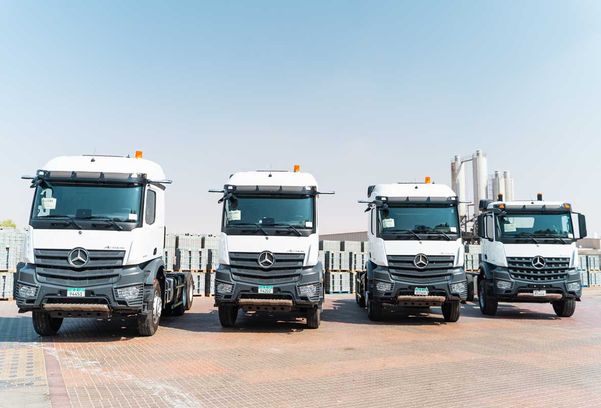 شركة الإمارات للسيارات تعلن عن توريد أسطول جديد من شاحنات مرسيدس بنز إلى شركة باسكو لأحجار التبليط
