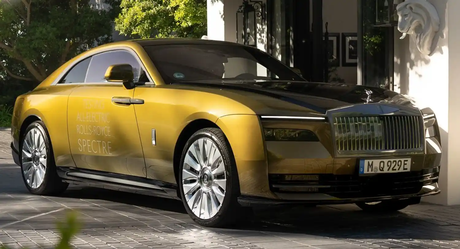 The All-New Rolls-Royce Spectre (2024)